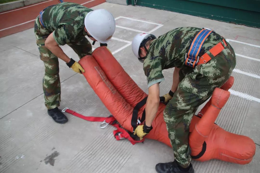 《消防十二时辰》火爆来袭_训练