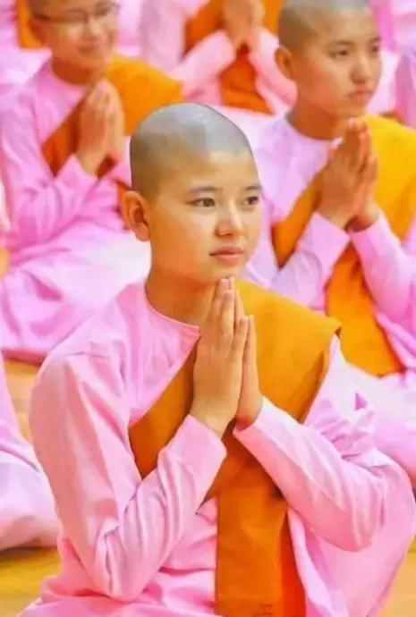 在外租房醉酒出逃缅甸尼姑的真实生活是怎样的