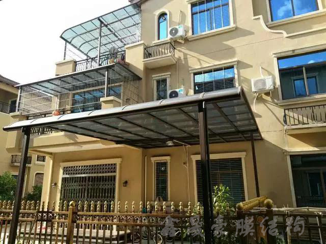 别墅停车棚的美观性了解一下吧