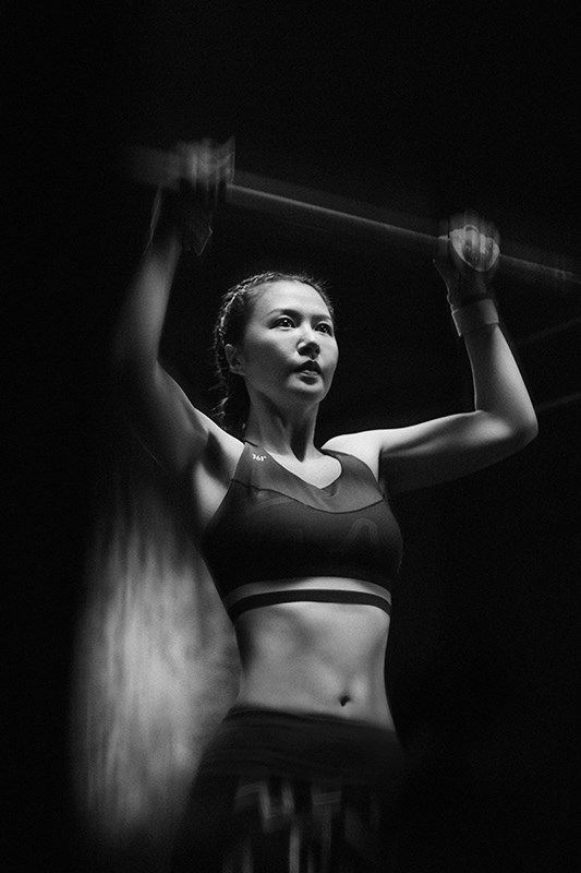 管住嘴迈开腿谭维维硬核健身照身材a到爆