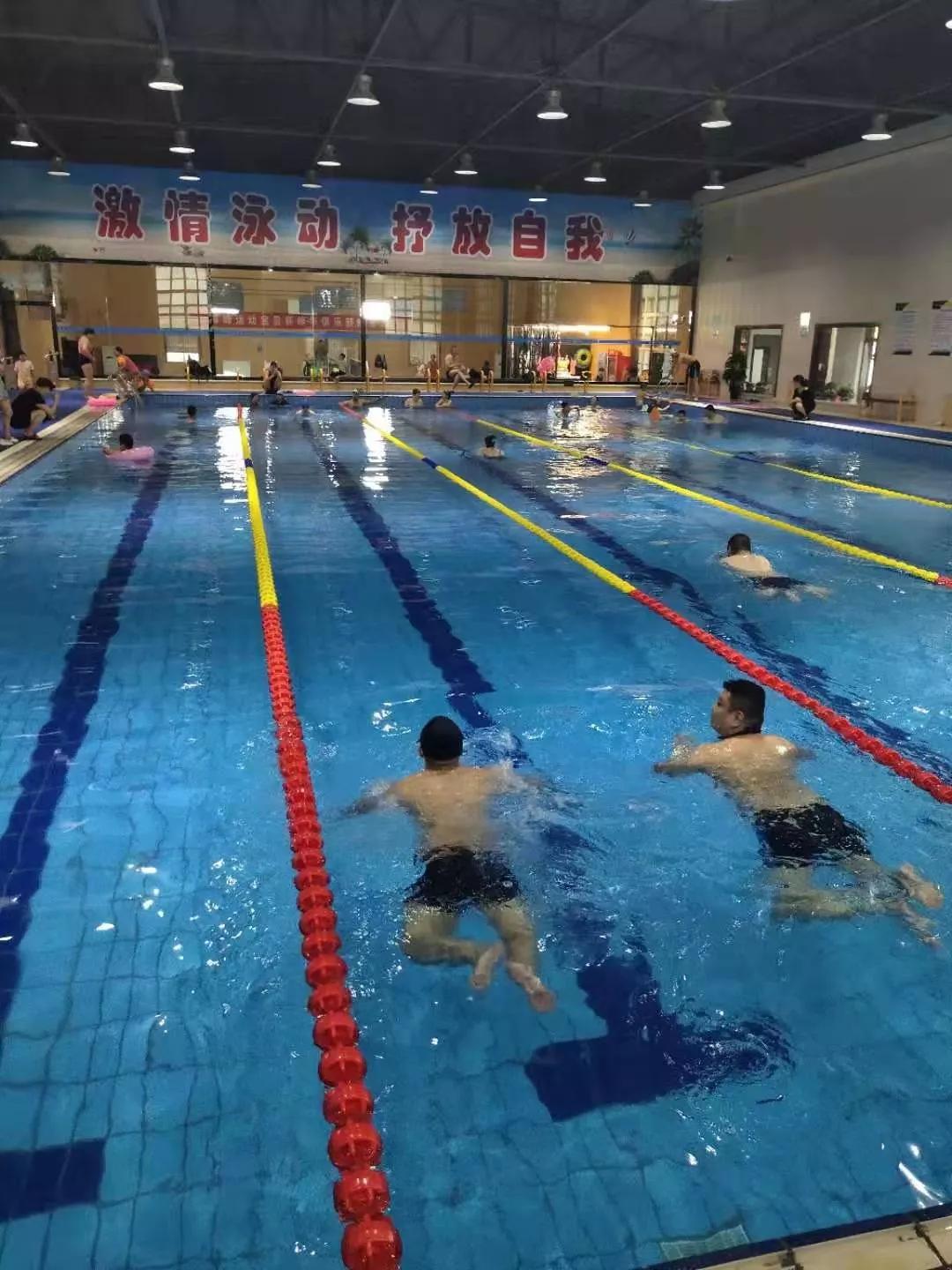 峰峰龙泽游泳健身馆今明两天市民全部免费游泳不要错过哦