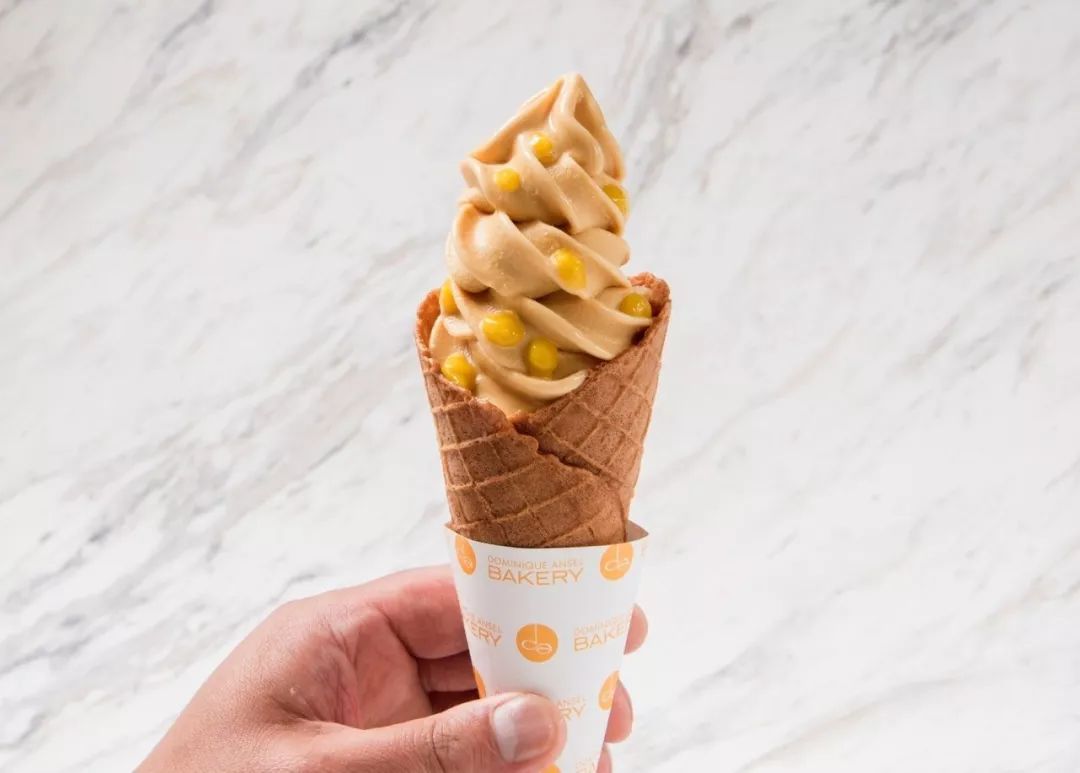 冰淇淋可以試試caramel sweet corn soft serve