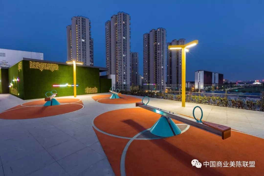 余之城生活广场装置艺术作品欣赏