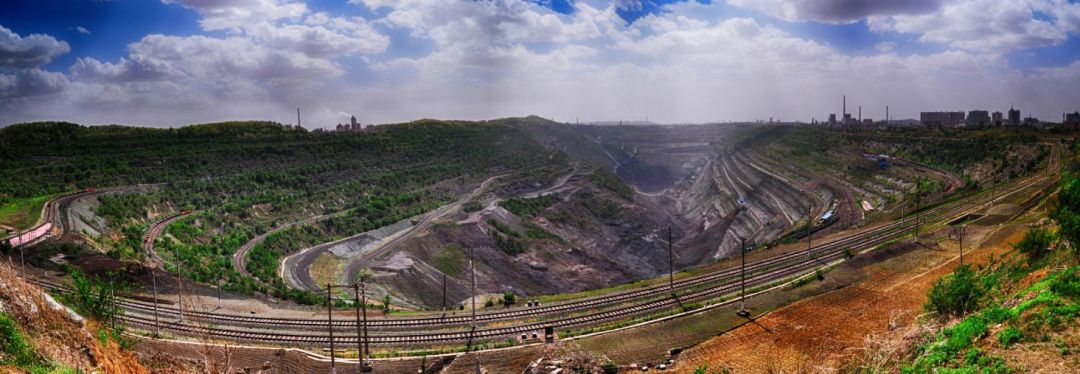 25全国最大的铁矿带就位于鞍山,辽阳,本溪三个城市之间.