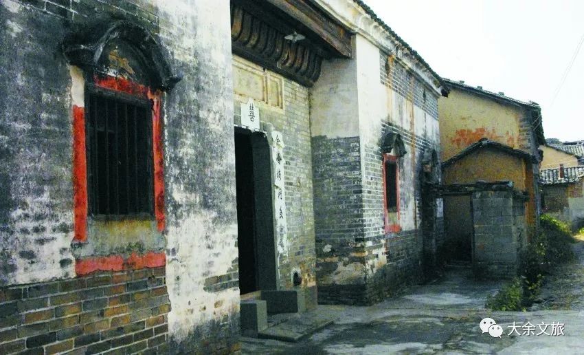 杨梅古城大余乡间最大的城堡