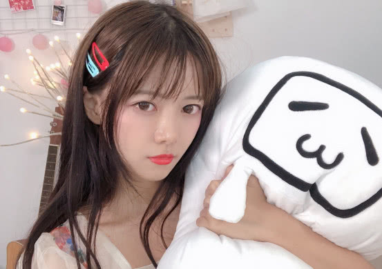 因采访再次圈粉很多人骆歆同学这次又干了什么