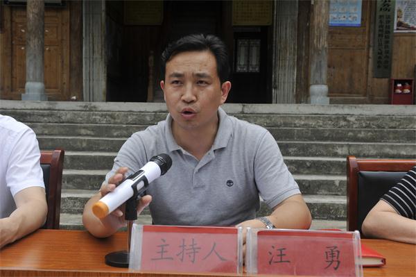 誓师立令全线出击勇往直前集中精力集中火力向脱贫攻坚发起最后总攻