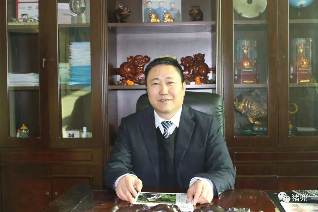 主讲嘉宾:张茂 北京顺鑫农业小店种猪分公司副总经理直播时间:2019年7