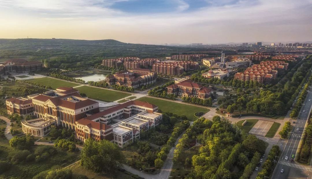 等你加入英皇娱乐南广学院强强联合实现你的演艺之梦