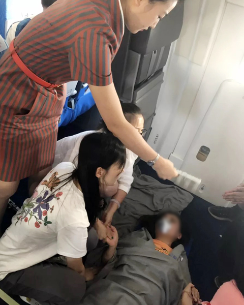 2019年7月13日,奥凯航空由天津飞往成都的bk2851航班在飞行过程中