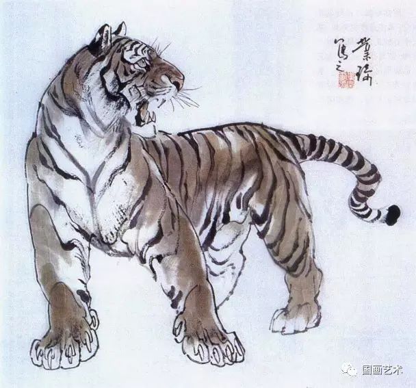 昂起的虎头用墨重,因为头是主体,平躺的躯干墨与色含糊些,为了拉出