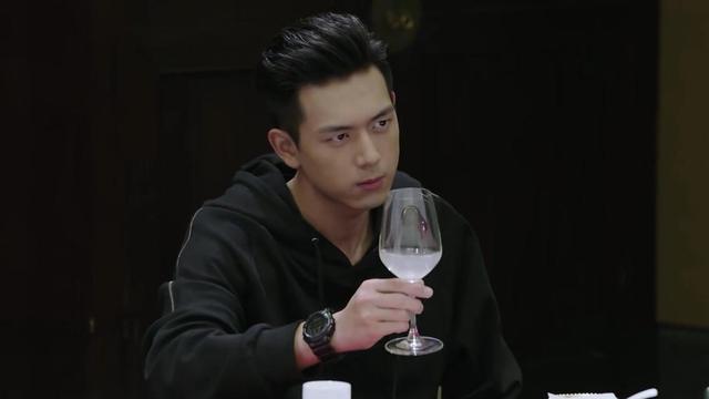 原创先别哭分手后李现杨紫秒陷真恋爱韩商言勾勾手小佟年乖乖走