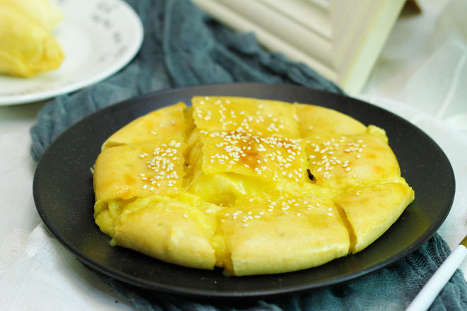 网红芝士榴莲饼酥脆表皮内里丝滑绵软一口咬下爆浆大满足