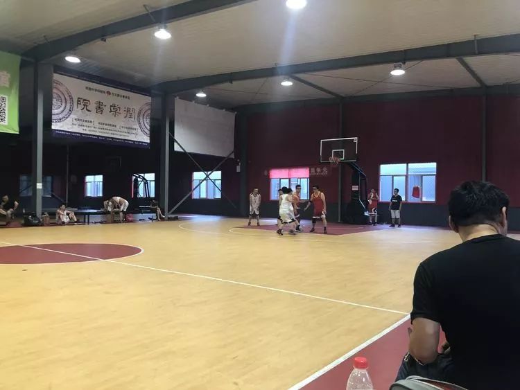 扬州篮球馆图片