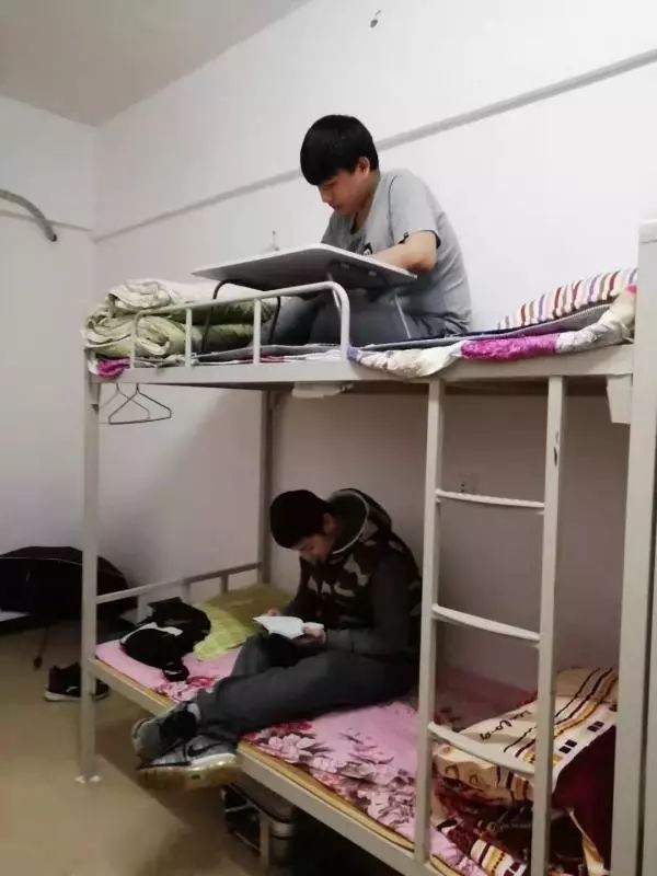 教育12名学生高考全部二本以上上线五雅中学出了两个明星寝室