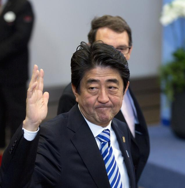 文在寅让步了?安倍打中韩国软肋,三大因素左右文在寅政府决策