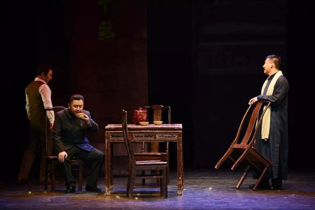 民国热的热讽与冷嘲评话剧宴席和蒋公的面子