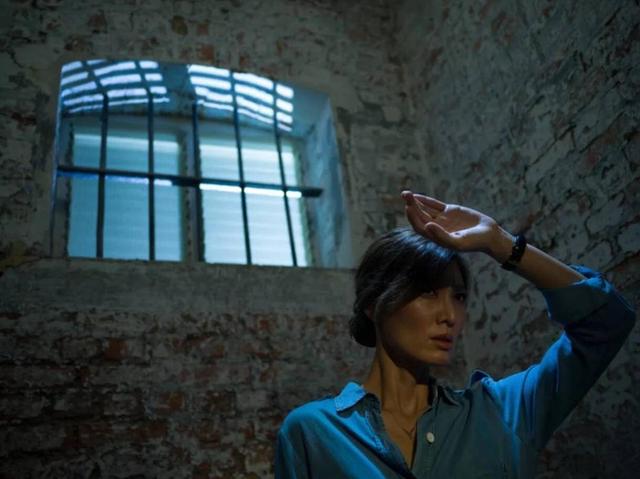 《重庆森林》上映25周年周家玲脱戏抢镜 淡出后变身商界女强人_周嘉玲