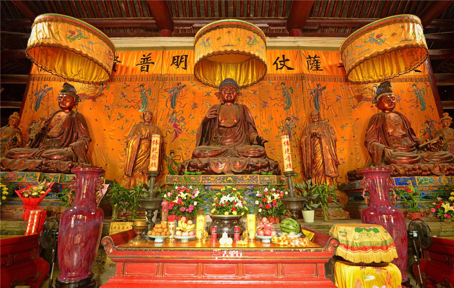 白马寺现有的不少主建筑,如钟鼓楼,卧玉佛殿等,大都