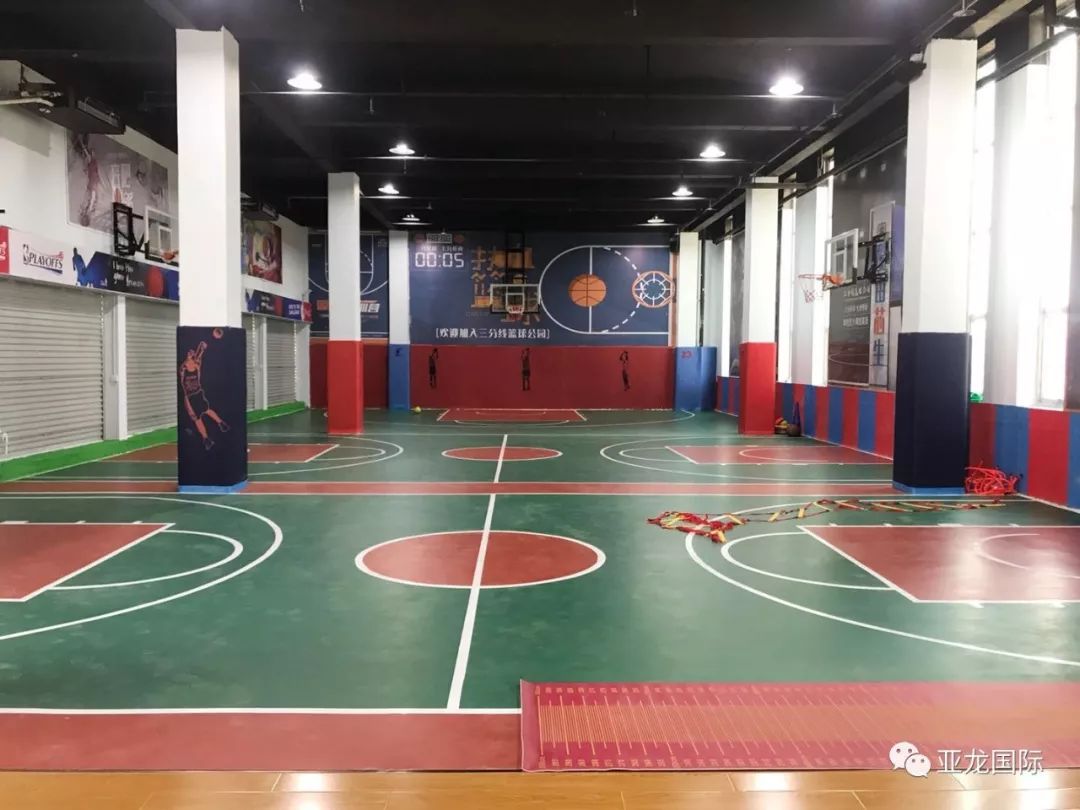 亚龙国际三分线室内篮球公园等你来挑战