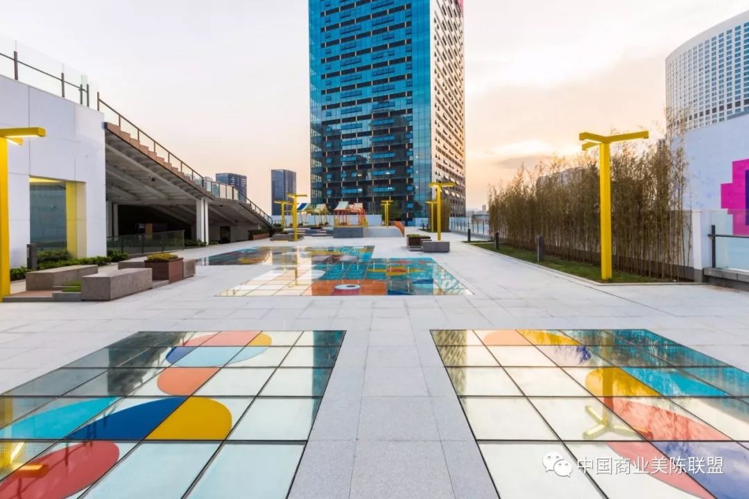 余之城生活广场装置艺术作品欣赏