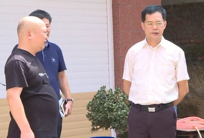 区长苏汉庭带队开展农村人居环境综合整治现场督导