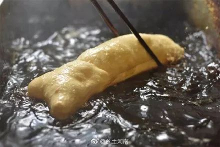 内黄大姐郑州炸的鸡蛋布袋火了