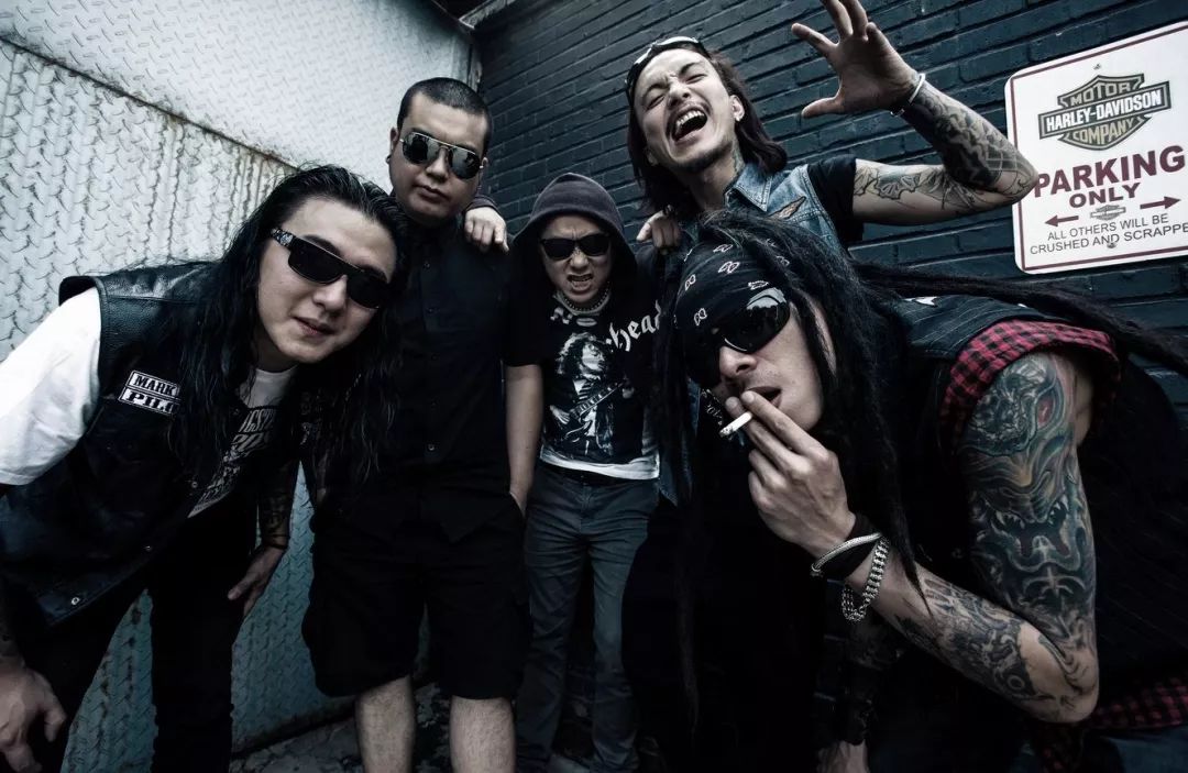 第1潮流夜叉乐队与这个世界的小清新搏斗了24年