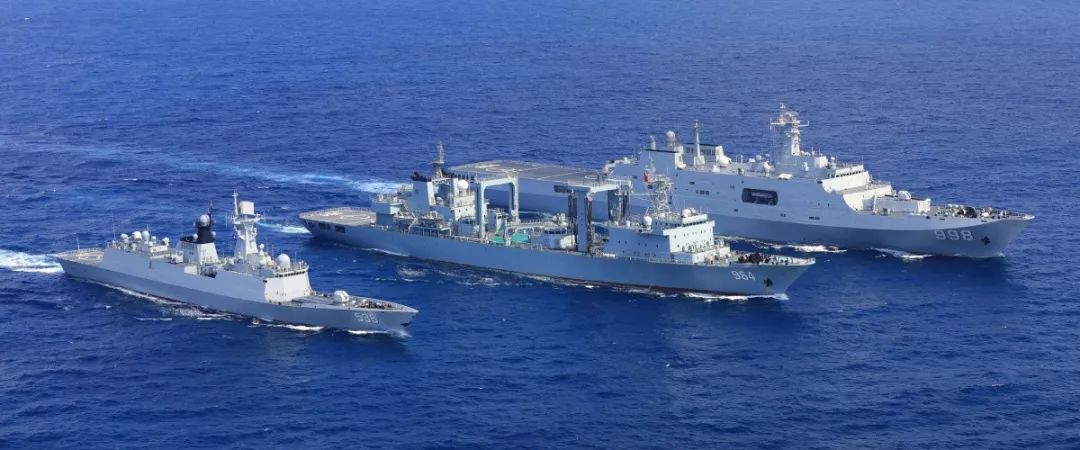 【护航】海军第31批护航编队凯旋  其中两舰客从沪东中华驶出