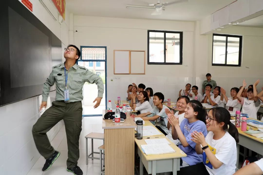 播种卓越 唤醒高尚——扶沟高中青少年卓越领袖特训营胜利闭营_何媛媛