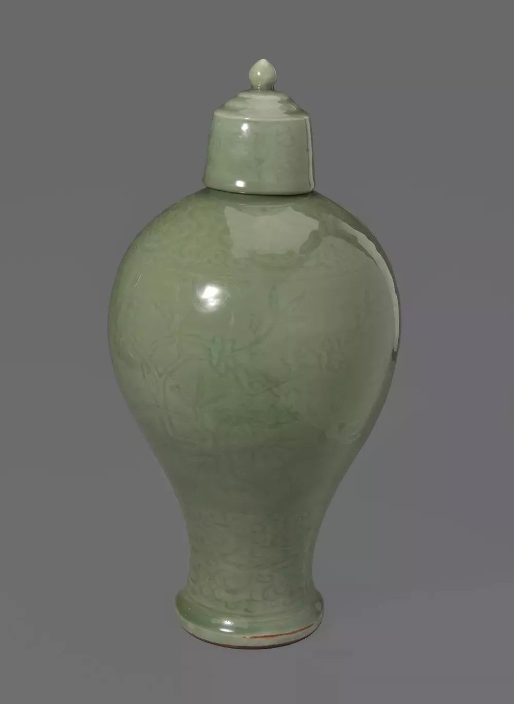 顶级龙泉青瓷故宫展出故宫专家吕成龙带你看门道