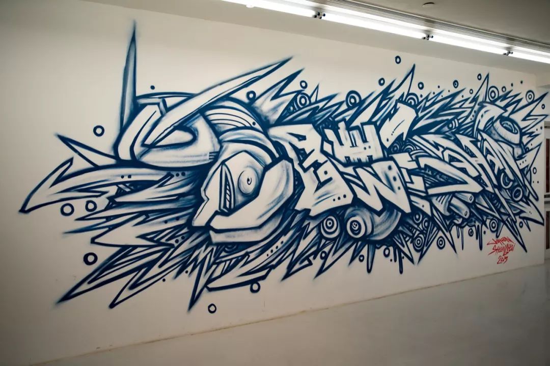 涂鸦墙作品deebln城市景观装置,角落里有满满的细节……如果你是滑板