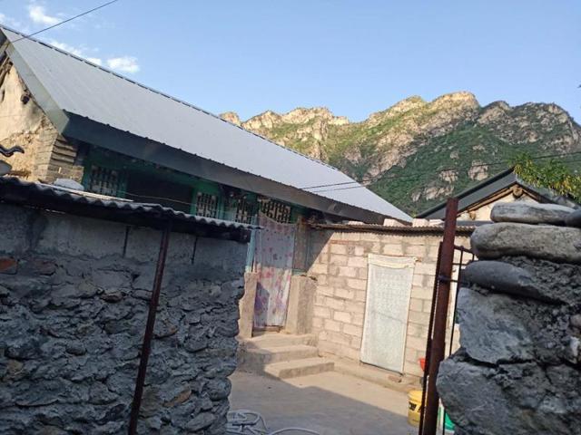 小伙帮村民租房每套赚2000块,这个钱赚得合不合理呢?_小赵