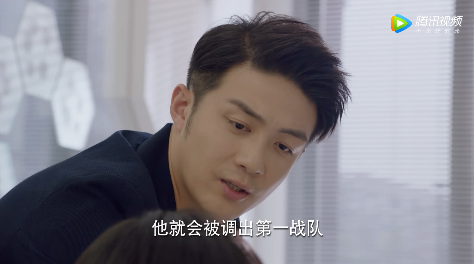 《亲爱的,热爱的》是由项旭晶执导,杨紫,李现,李鸿其,李泽锋等主演