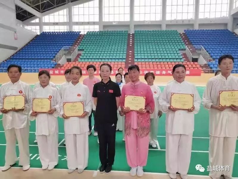 在阜宁体育馆举行 ,许立珍,硕晓明,王亚静等六人获得优胜奖,曹翠娥,龙