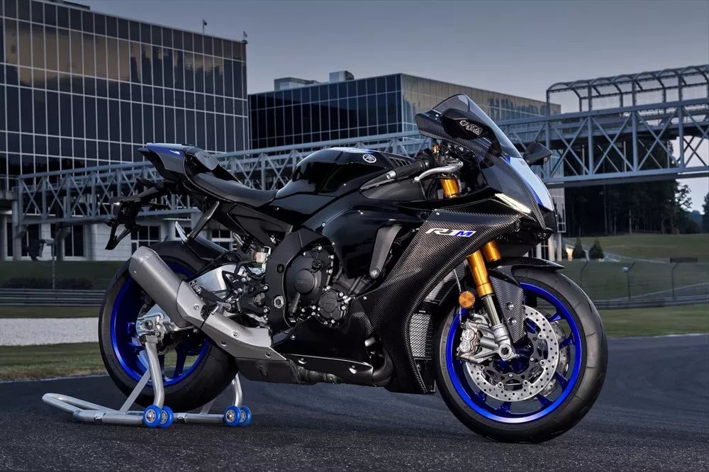 外觀微整形,電控再升級:2020 yamaha yzf-r1/r1m率先發布