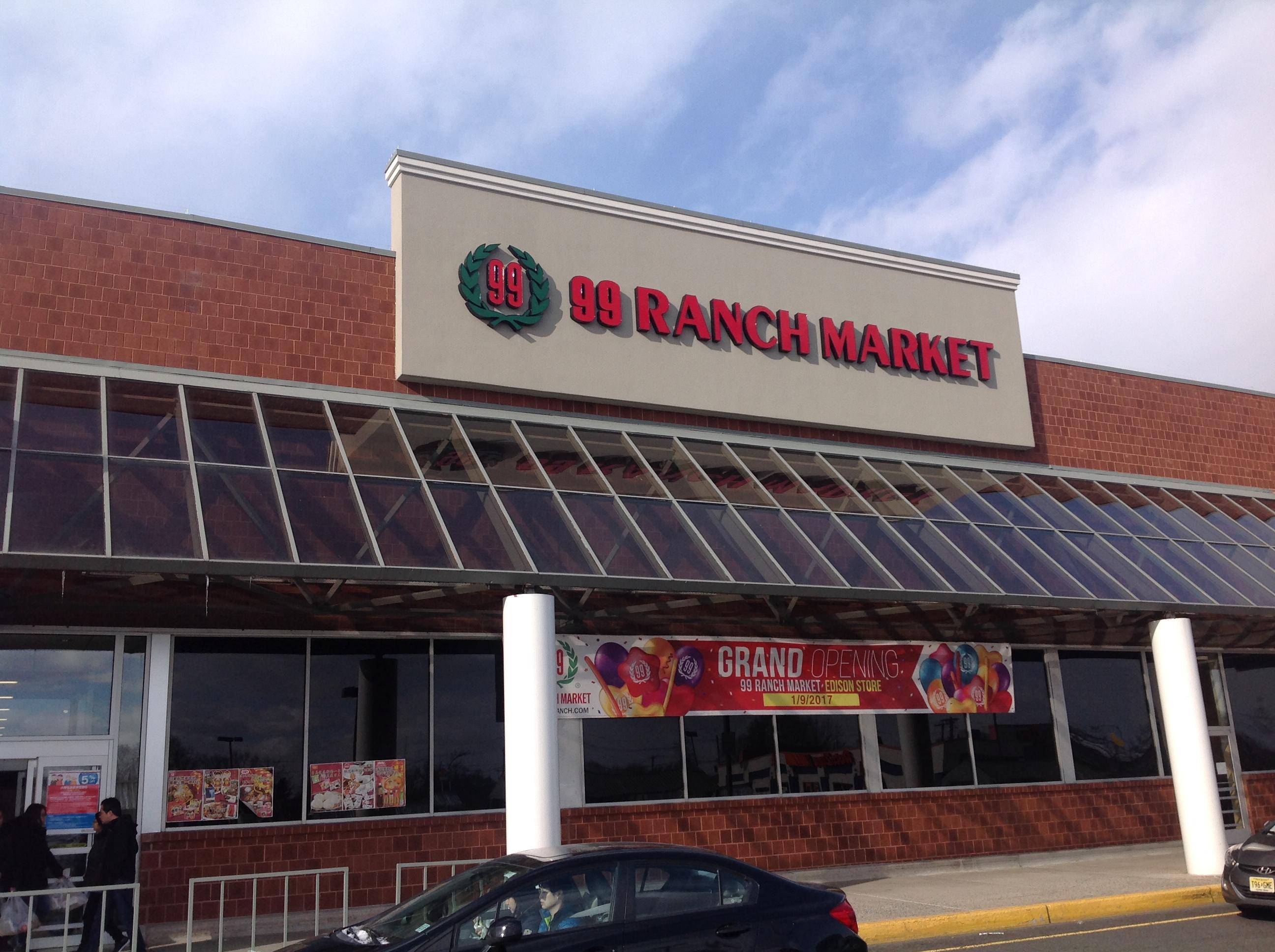 跟着河马一起了解下罗兰岗孔雀园