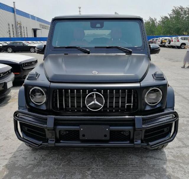 最新款奔驰g级越野车来了!新增酷黑外观 柴油动力,加速不输卡宴