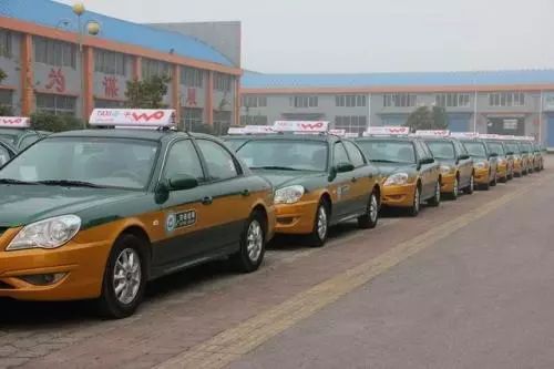 滕州东站出租车不打表高价收费被罚2000元停车学习三天