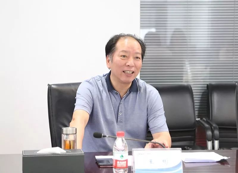 国家广电总局到湖北广电网络考察调研