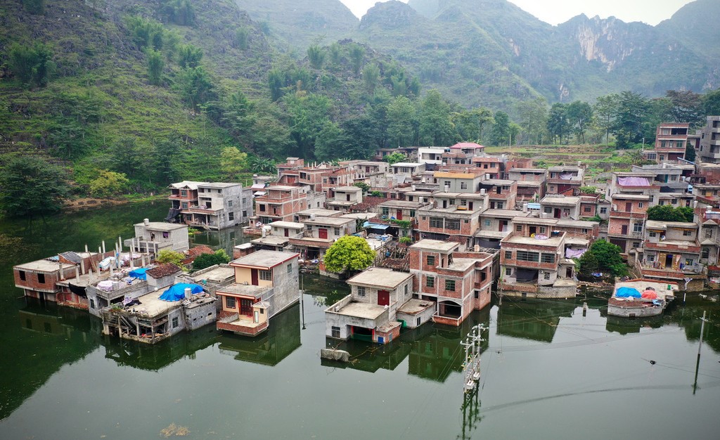 因南方持续降雨,位于广西百色市田东县思林镇群山环绕之中的立丰村自6