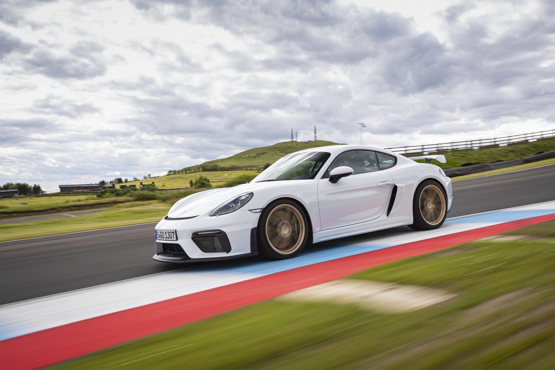 2020年全新保时捷718 cayman gt4的荣耀登场