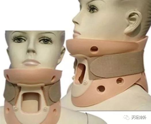 神外科普科学佩戴颈托助力术后康复