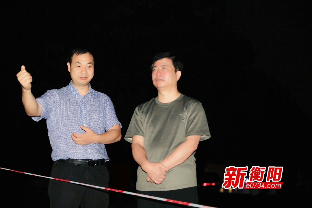 "凌晨4时,雁峰区委书记周玉军,区委副书记,区长何子君来到湘江村一组