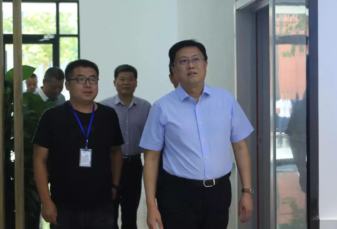 吴卫东实地调研泉山经济开发区重点产业项目