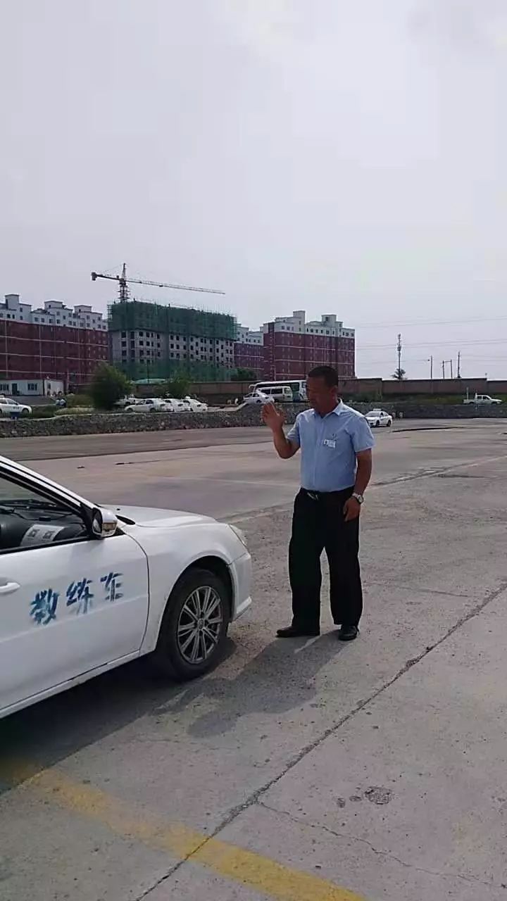 韵驰小报烈日炎炎向练车场上所有的教练员致敬