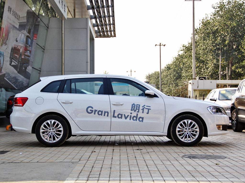 [天津]上汽大众朗行有现车综合优惠4.5万