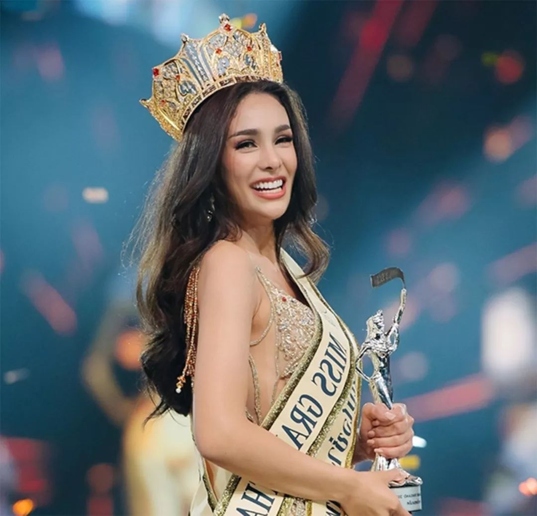 当地时间7月16日,一年一度的泰国小姐选美比赛完美收官,美女冠军