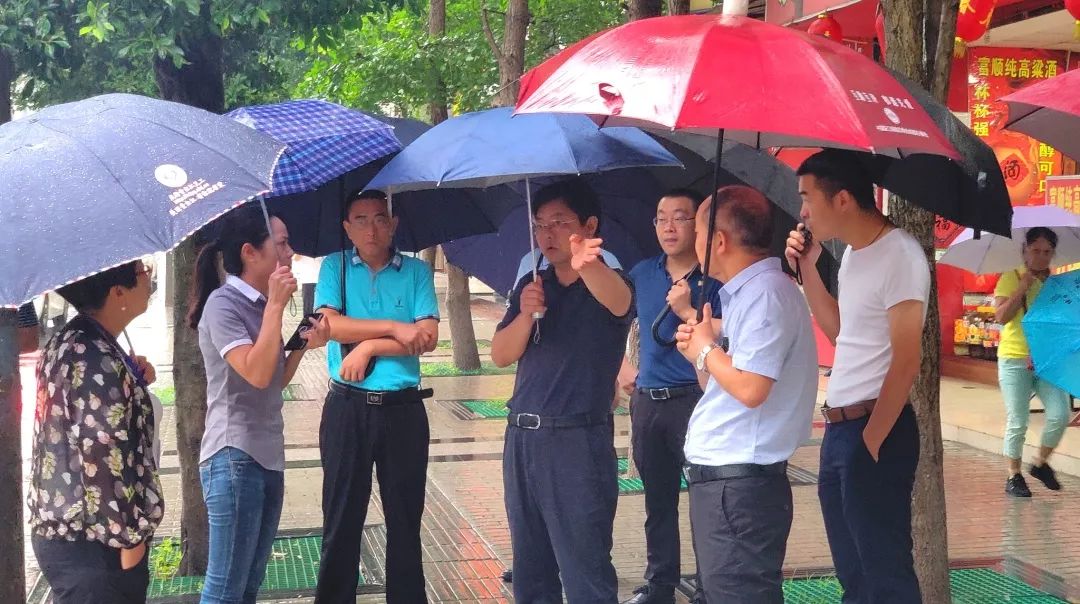 青白江区委常委政法委书记吴世国同志带队调研城市管理网格整合工作