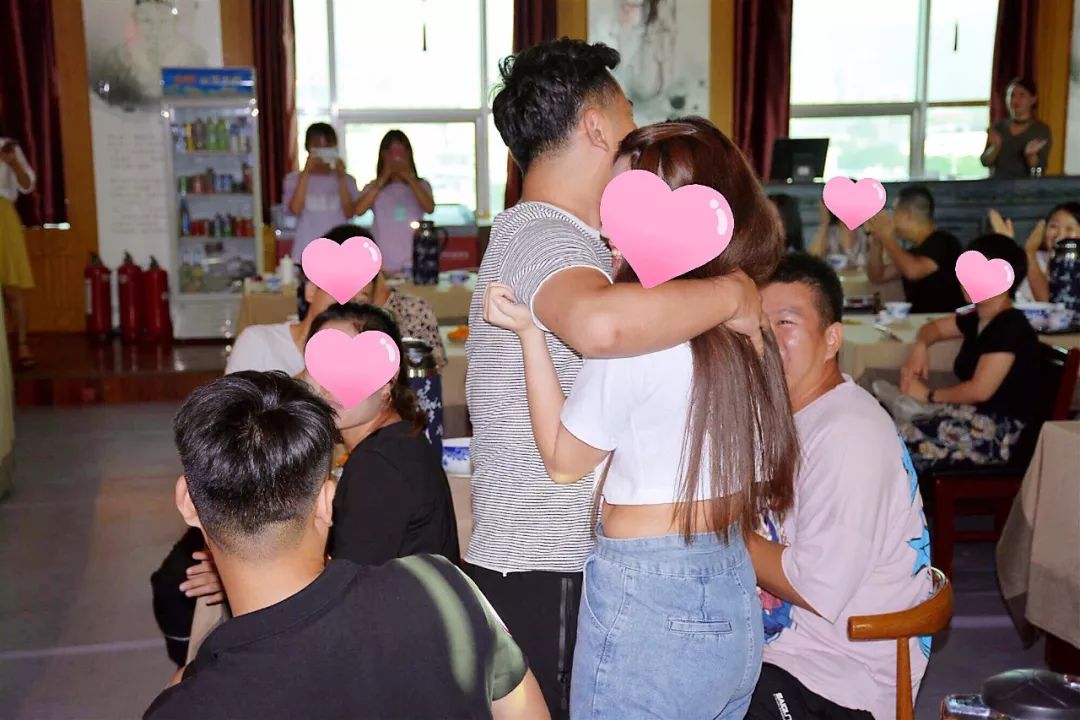 亲眼目睹大型相亲现场一个比一个漂亮怎么办太嗨了